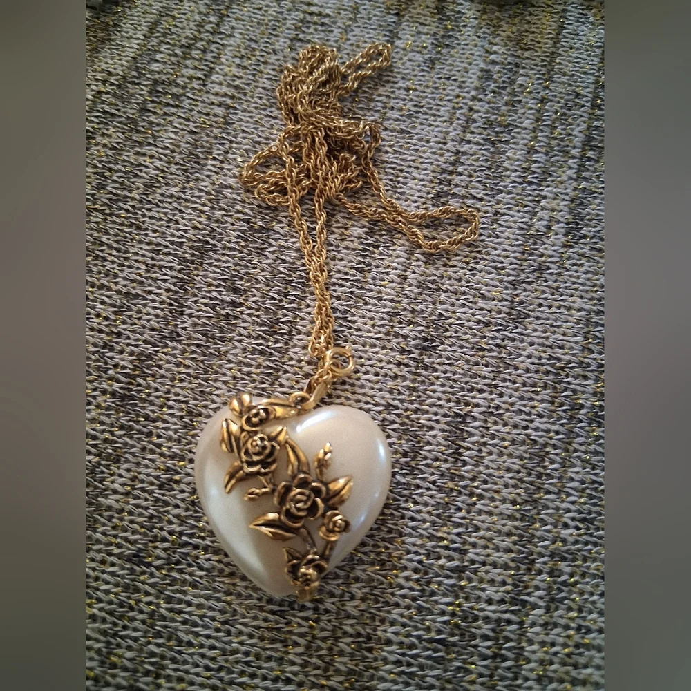 Vintage  Gold Color Heart Pendant Necklace